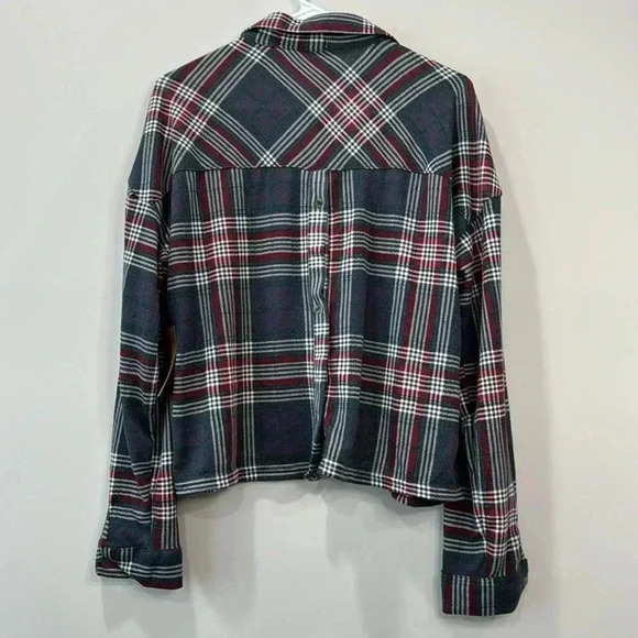 Eden & Olivia Women's Plaid Button-Down Crop Shirt - Size M - Picture 8 of 12